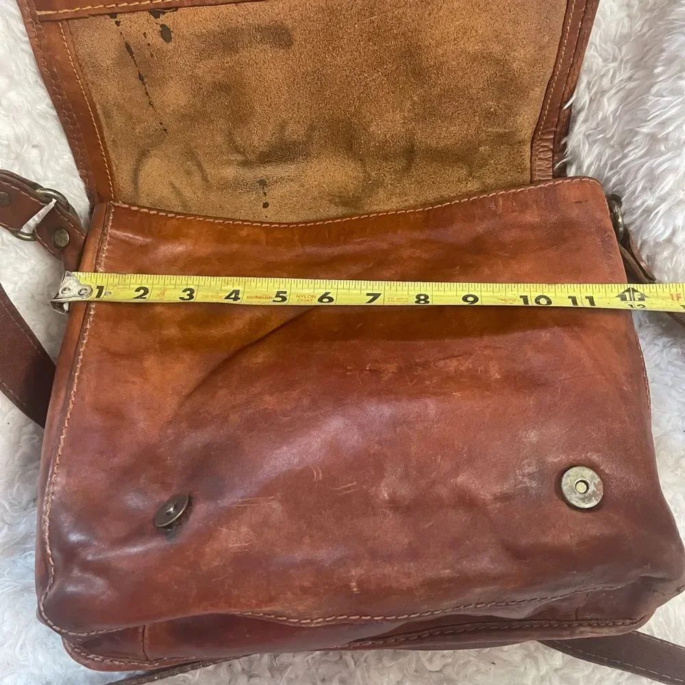 Vera pelle made in Italy leather faded brown messenger Bag with rustic hardware